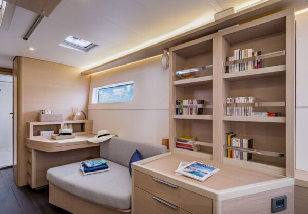 rent a yacht in greece